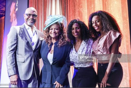 James Pickens Jr. , Debbie Allen, Chloe Arnold, Maud Arnold