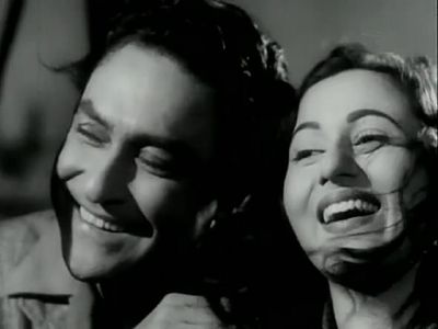 Ashok Kumar and Madhubala in Howrah Bridge (1958)