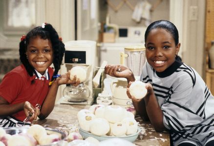 Jaimee Foxworth and Kellie Shanygne Williams in Family Matters (1989)