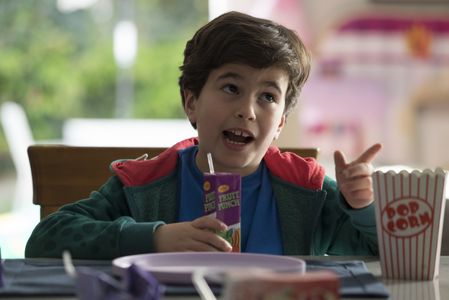 Tyler Wladis in Single Parents (2018)