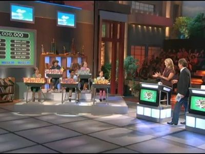 Jeff Foxworthy, Deborah Norville, Bryce Cass, Francesca Derosa, Kassidy Vo, Jonathan Cummings, and Jenna Balk in Are You