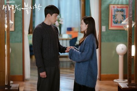 Son Ye-jin and Hyun Bin in Crash Landing on You (2019)