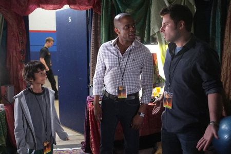 Dulé Hill, James Roday Rodriguez, and Jamani in Psych (2006)