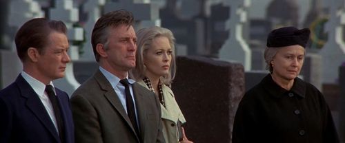 Kirk Douglas, Faye Dunaway, Anne Hegira, and Michael Higgins in The Arrangement (1969)