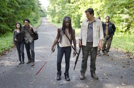 Jay Huguley, Danai Gurira, Beth Keener, Steven Yeun, Kenric Green, and Corey Hawkins in The Walking Dead (2010)