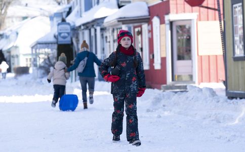 Philippe Bossé and Michaela Russell in Snow Day (2022)