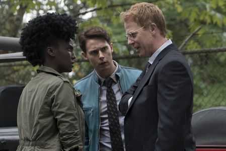 David James Lewis, Samuel Barnett, and Jade Eshete in Dirk Gently's Holistic Detective Agency (2016)