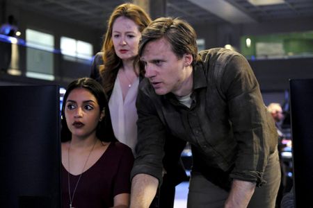 Miranda Otto, Teddy Sears, and Coral Peña in 24: Legacy (2016)