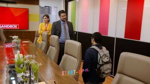 Gabby Eigenmann and Yasmien Kurdi in Start-Up Ph (2022)