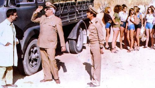 Mario Carotenuto, Fiorenzo Fiorentini, and Leo Gullotta in La soldatessa alla visita militare (1977)