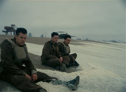 Aneurin Barnard, Harry Styles, and Fionn Whitehead in Dunkirk (2017)