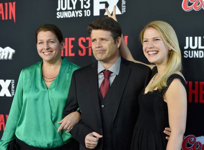 Sean Astin, Ali Astin, and Christine Astin in The Strain (2014)