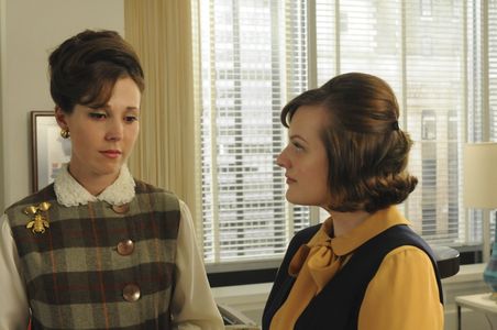 Elisabeth Moss and Alexa Alemanni in Mad Men (2007)