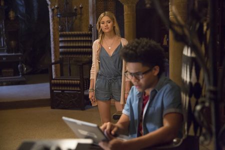 Virginia Gardner and Rhenzy Feliz in Runaways (2017)