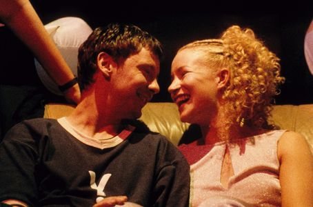 Lorraine Pilkington and John Simm in Human Traffic (1999)