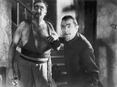 Bela Lugosi and Frederick Peters in White Zombie (1932)