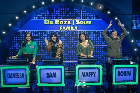 Robin Da Roza, Maffy Soler-Da Roza, Samantha Da Roza, and Danessa Soler in Family Feud Philippines (2022)