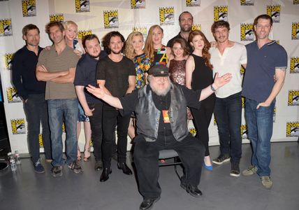 Pedro Pascal, Nikolaj Coster-Waldau, George R.R. Martin, Rory McCann, David Benioff, Natalie Dormer, D.B. Weiss, Kit Har