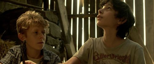 Damien Ferdel and Théo Fernandez in Among the Living (2014)