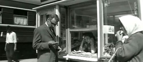 Georgiy Yumatov and Irina Chipizhenko in Ne zabud... Stantsiya Lugovaya (1967)