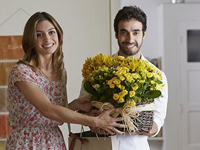 Gabriel Godoy and Juliana Schalch in O Negócio (2013)