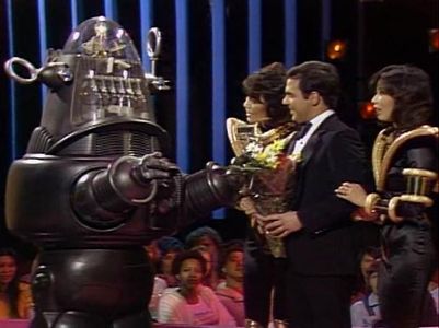 Jeff Altman, Keiko Masuda, Mie, and Robby the Robot in Pink Lady (1980)