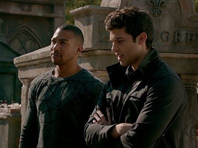 Charles Michael Davis and Steven Krueger in The Originals (2013)