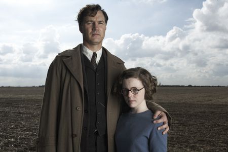 David Morrissey and Katherine McGolpin in South Riding (2011)