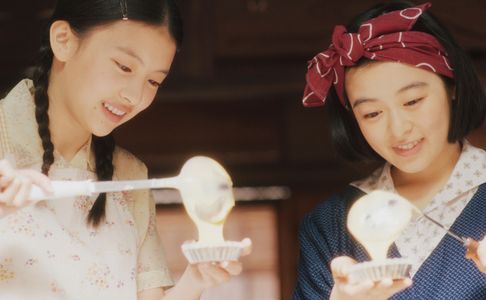 Nana Mori and Natsuki Deguchi in The Makanai: Cooking for the Maiko House (2023)