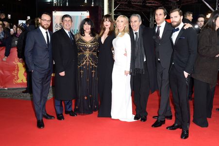 Dana Brunetti, Dakota Johnson, Sam Taylor-Johnson, Marcus Viscidi, E.L. James, and Jamie Dornan at an event for Fifty Sh