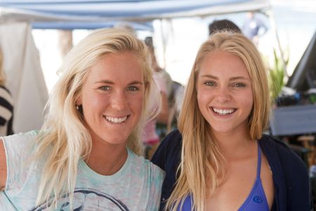 AnnaSophia Robb and Bethany Hamilton in Soul Surfer (2011)