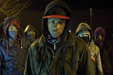 Franz Drameh, Alex Esmail, Leeon Jones, John Boyega, and Simon Howard in Attack the Block (2011)