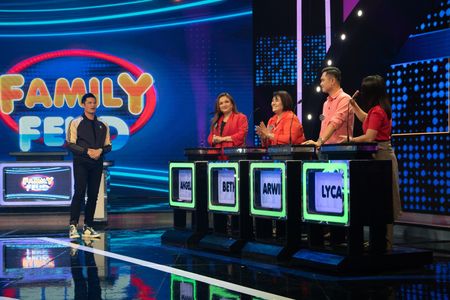 Dingdong Dantes, Beth Jones, Arwin Alarva, Lyca Leyma, and Angelica Jones in Family Feud Philippines (2022)