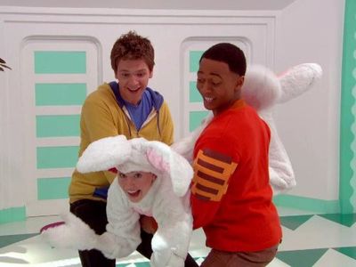 Thomas Hobson, Shayna Rose, and Jon Beavers in The Fresh Beat Band (2009)