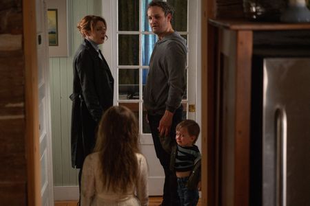 Jason Clarke, Amy Seimetz, Jeté Laurence, and Hugo Lavoie in Pet Sematary (2019)