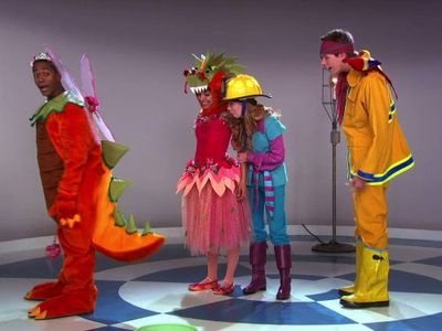 Thomas Hobson, Shayna Rose, Yvette Gonzalez-Nacer, and Jon Beavers in The Fresh Beat Band (2009)