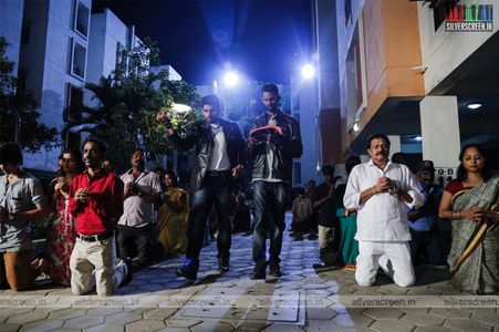 Darbuka Siva, Ramesh Thilak, Suresh Ravi, and Selva in Mo (2016)