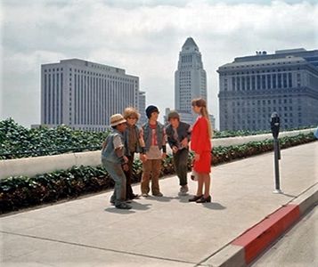 Kim Richards, Jeffrey Jacquet, Christian Juttner, Brad Savage, and Poindexter Yothers in Return from Witch Mountain (197