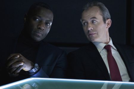 Adewale Akinnuoye-Agbaje and Stephen Dillane in Hunted (2012)