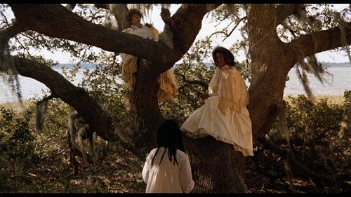 Trula Hoosier, Barbarao, and Alva Rogers in Daughters of the Dust (1991)