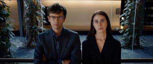 Liz Kingsman and Xavier Lacaille in Parlement (2020)