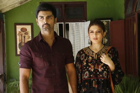 Hansika Motwani and Atharvaa Murali in 100 (2019)