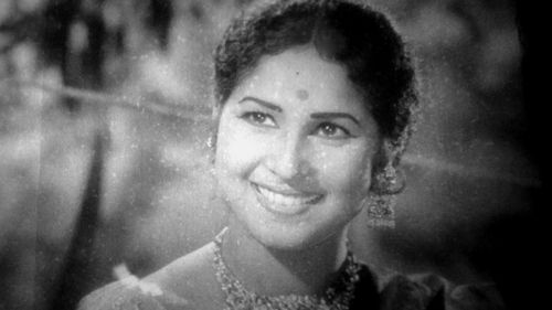 Rosy Samad in Isa Khan (1974)