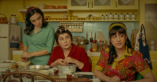 Devrim Yakut, Merve Dizdar, and Ecem Erkek in Have You Ever Seen Fireflies? (2021)