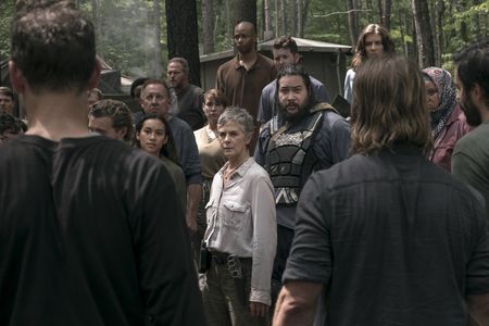 Melissa McBride, Lauren Cohan, Rhys Coiro, Sydney Park, Cooper Andrews, and Nadine Marissa in The Walking Dead (2010)