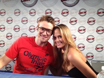 Jena Sims and Robert Buckley at Comic Con: Paris