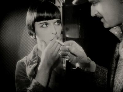 Louise Brooks and Michael von Newlinsky in Pandora's Box (1929)