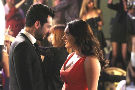 Murat Yildirim and Ezgi Mola in Kocan Kadar Konus (2015)