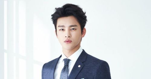 Seo In-Guk in Shopping King Louie (2016)