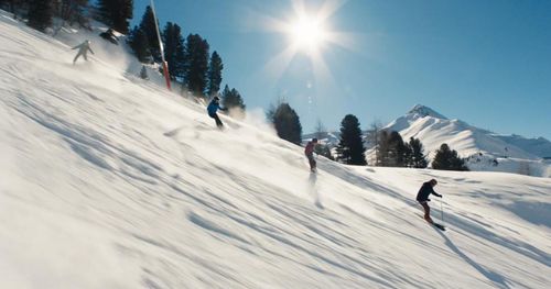 Still of Julia Louis-Dreyfus, Will Ferrell, Julian Grey, and Ammon Jacob Ford in Downhill